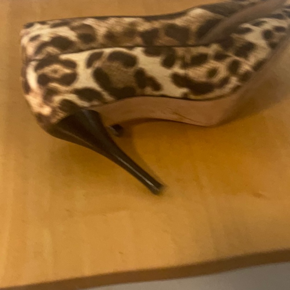 Michael Kors Brown Heels Elegant Design - Picture 7 of 7